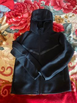Nike tech size large kid