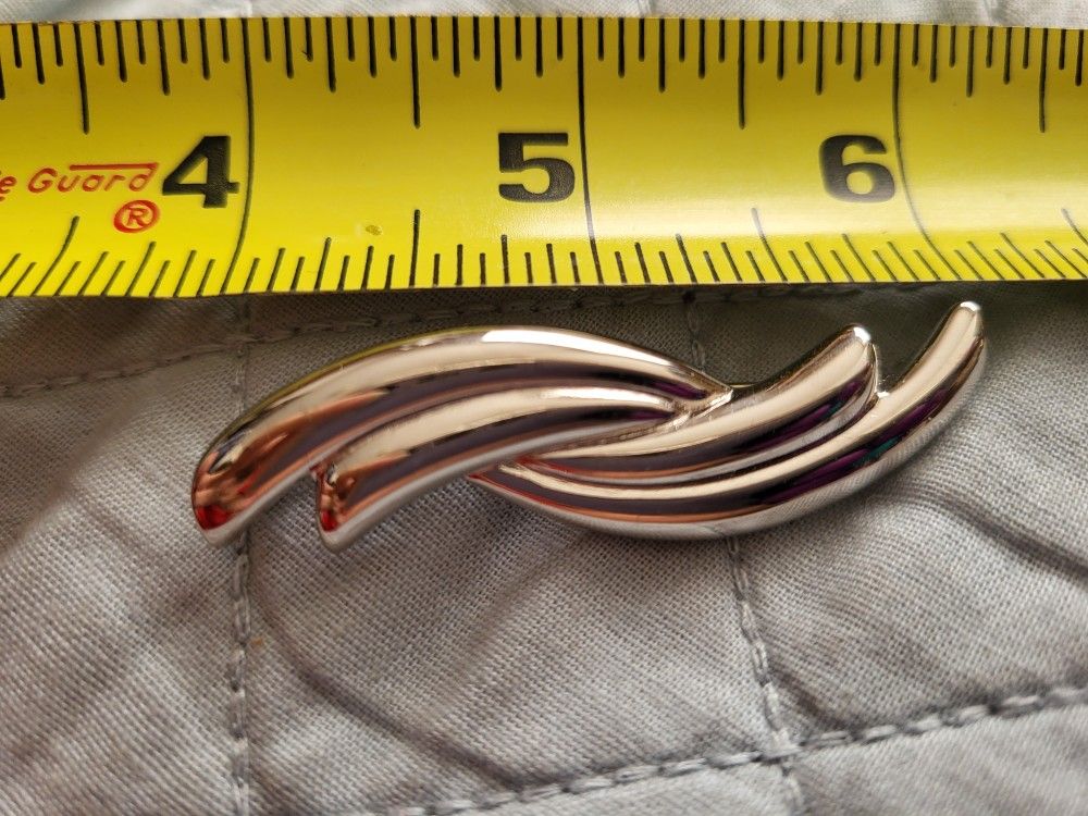 Monet. Brooch Lapel Pin