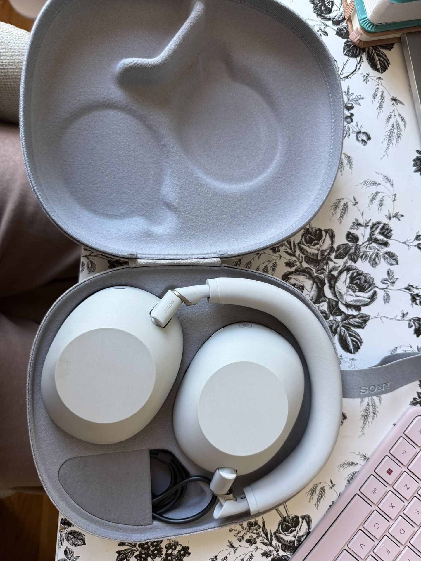 Sony - WH1000XM6- Best Wireless Noise Canceling Headphones - Silver