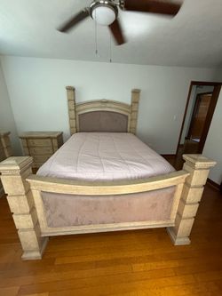 Queen Bedroom Set