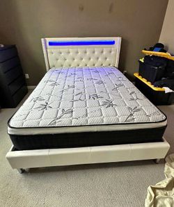 New queen bed