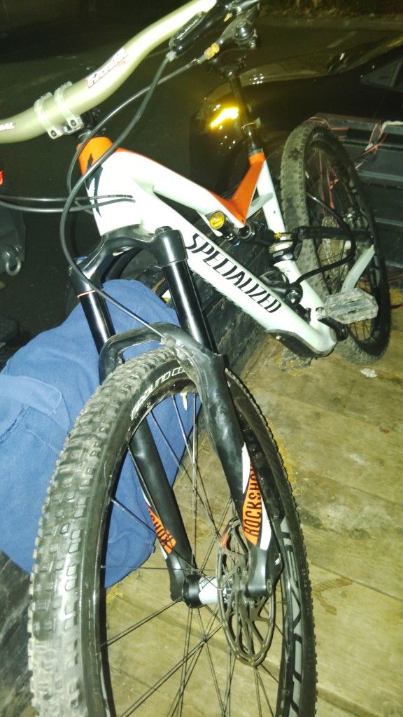 Specialized " 2017 Enduro Rockhopper" Perfect Condition