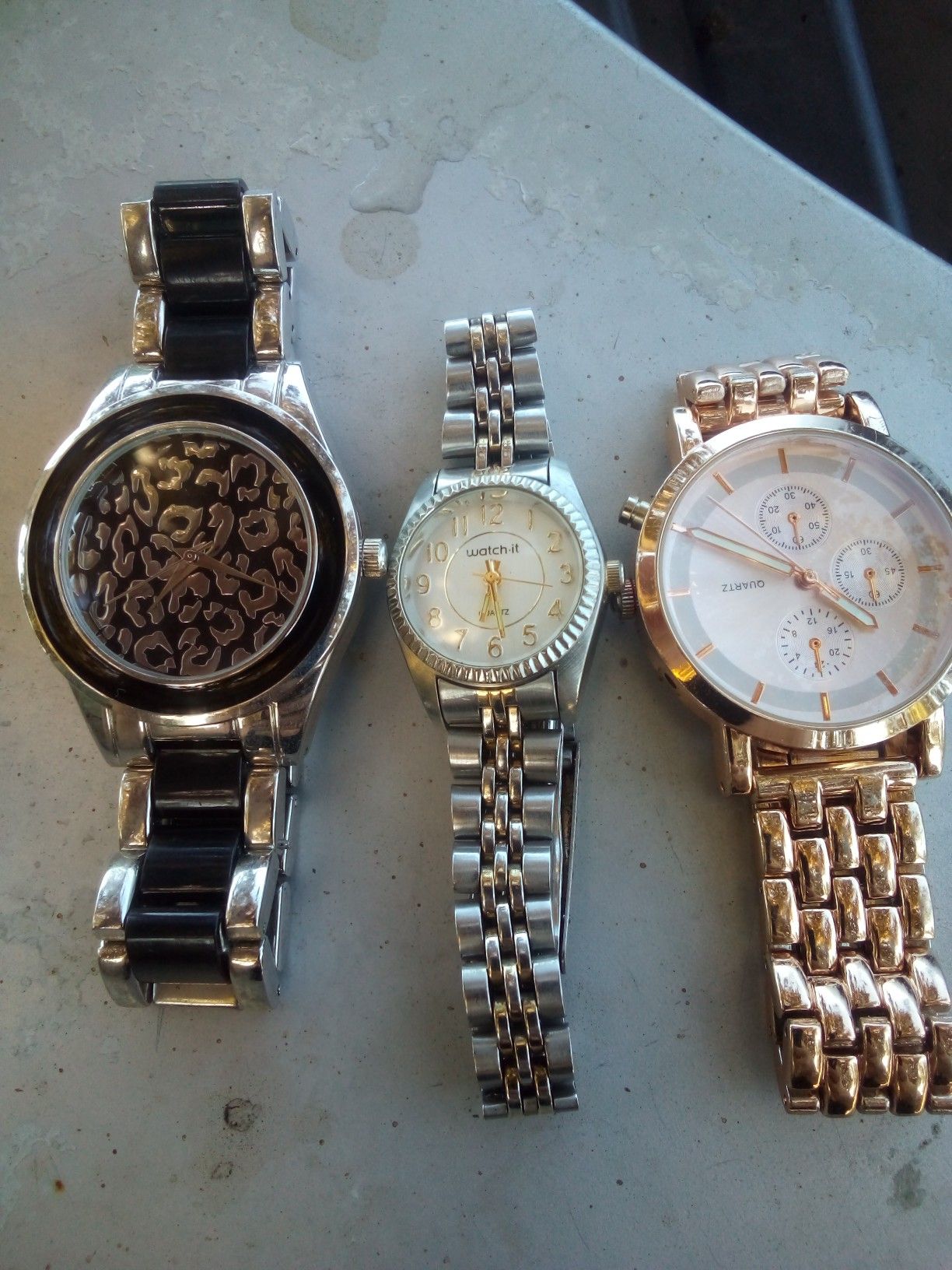 Nice watches need batteries works perfect