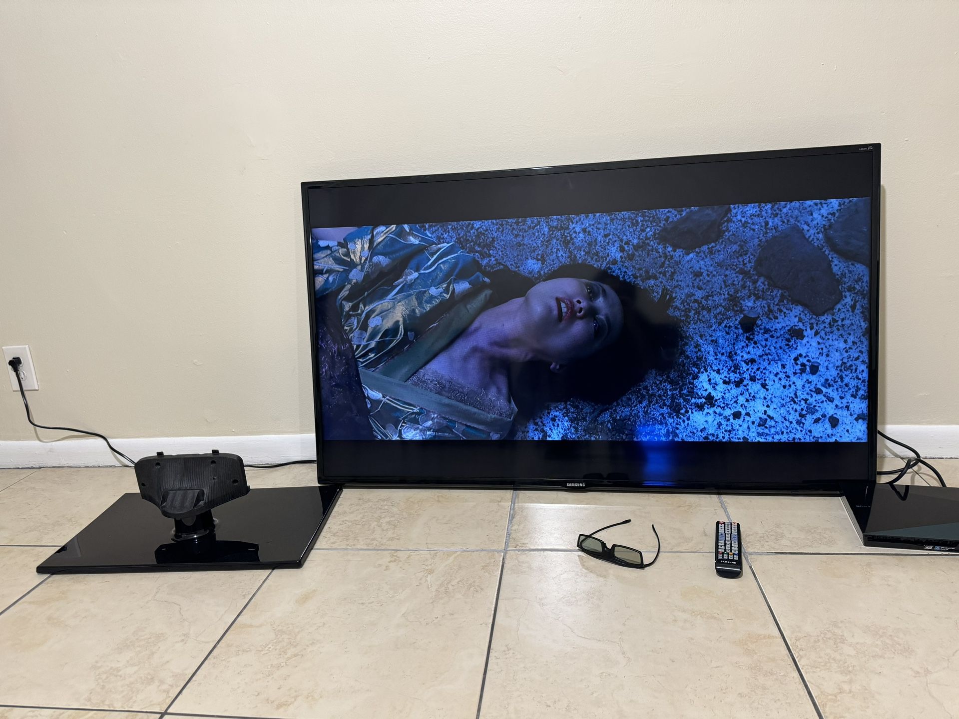 Samsung 55 Inch 3D TV (READ DESCRIPTION)