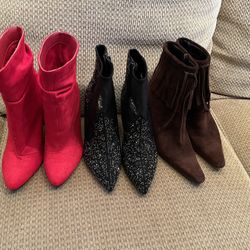 Size 6 Ladies Boots Like New