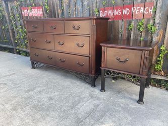 Hillsdale Furniture Dresser & Nightstand