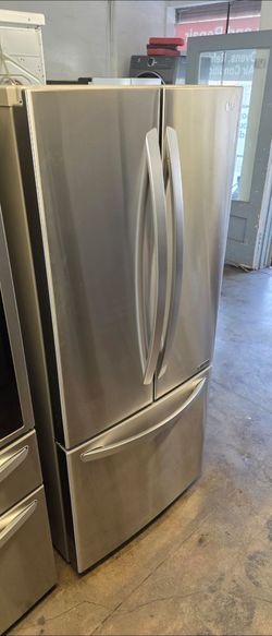 LG 22 Cubic Feet French Door Refrigerator