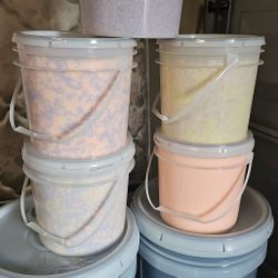 Jabon liquido y perlas de aroma y desgrasante.