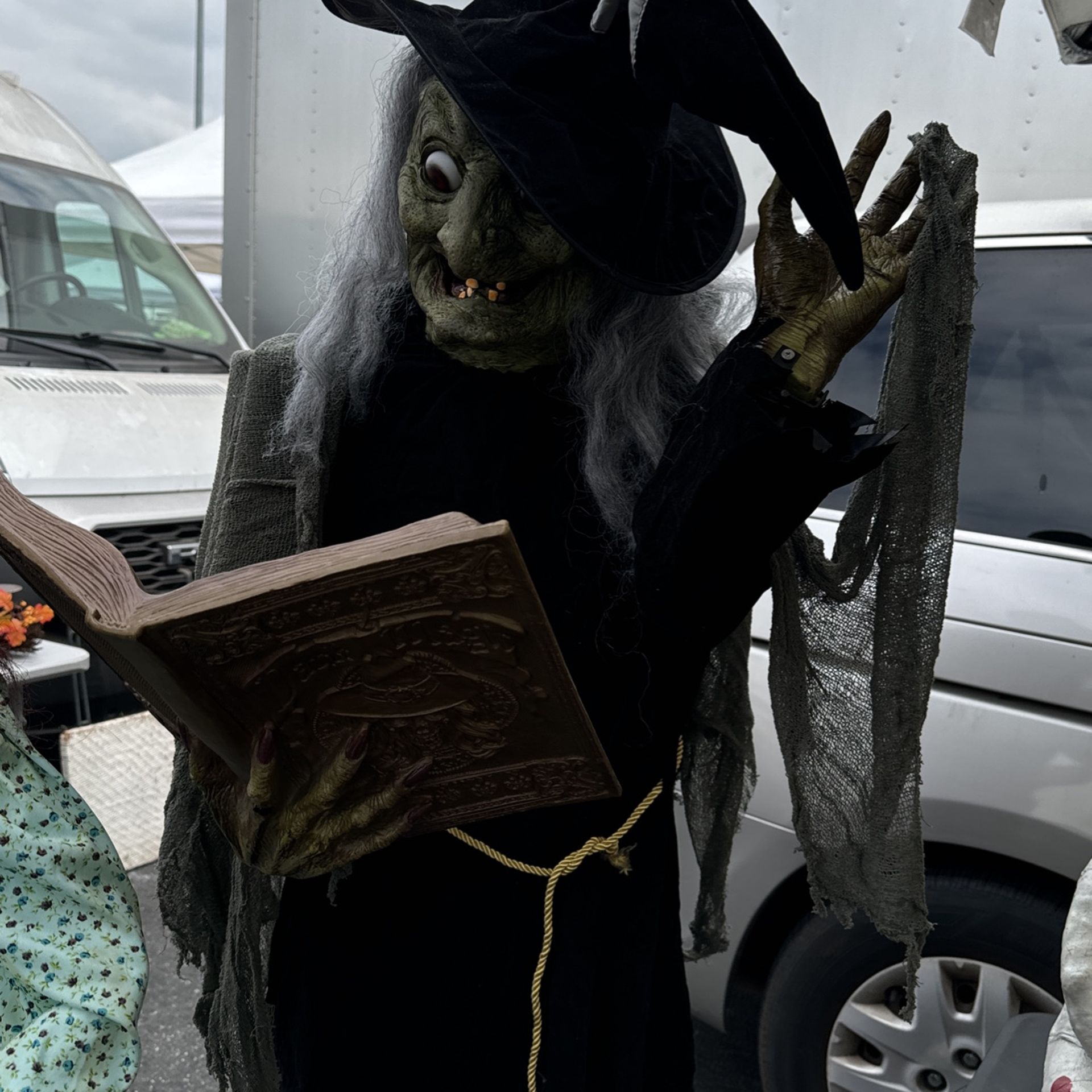 Halloween Animatronic Spell Speaking Witch