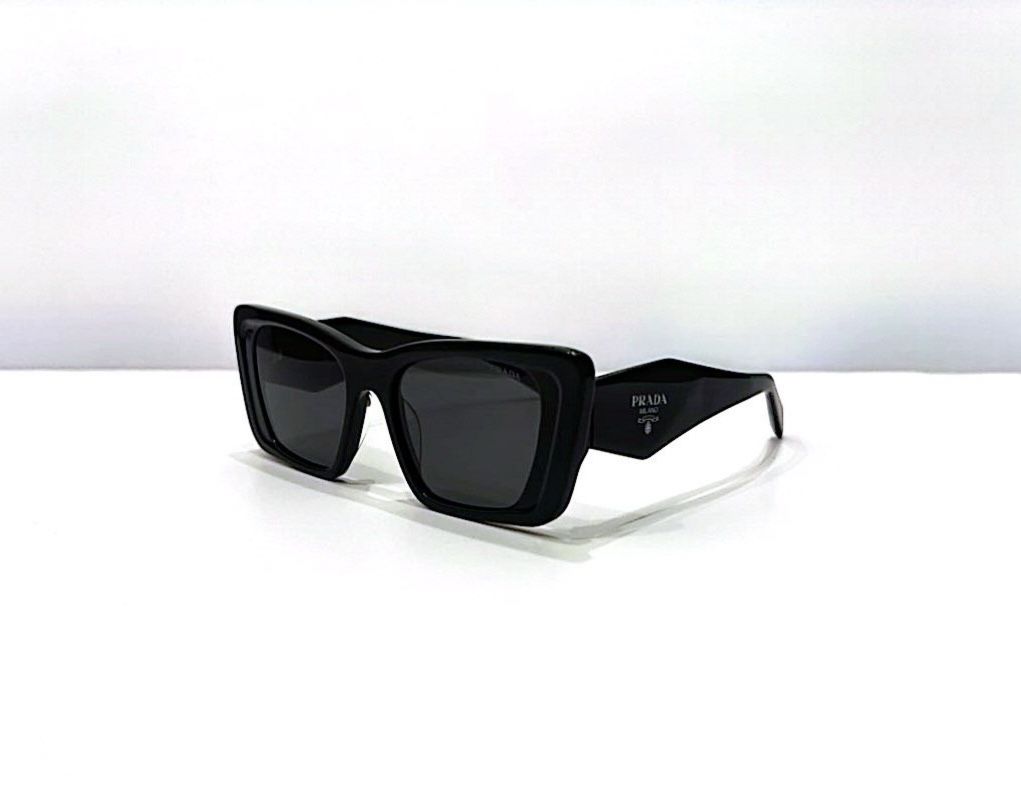 New PRADA Geometric Black 