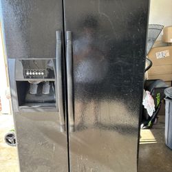 2 Door Whirlpool Refrigerator With Ice Maker