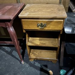 Ethan Allen Side Table 