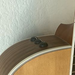 Taylor 410Ce Guitar With Hard case $1200