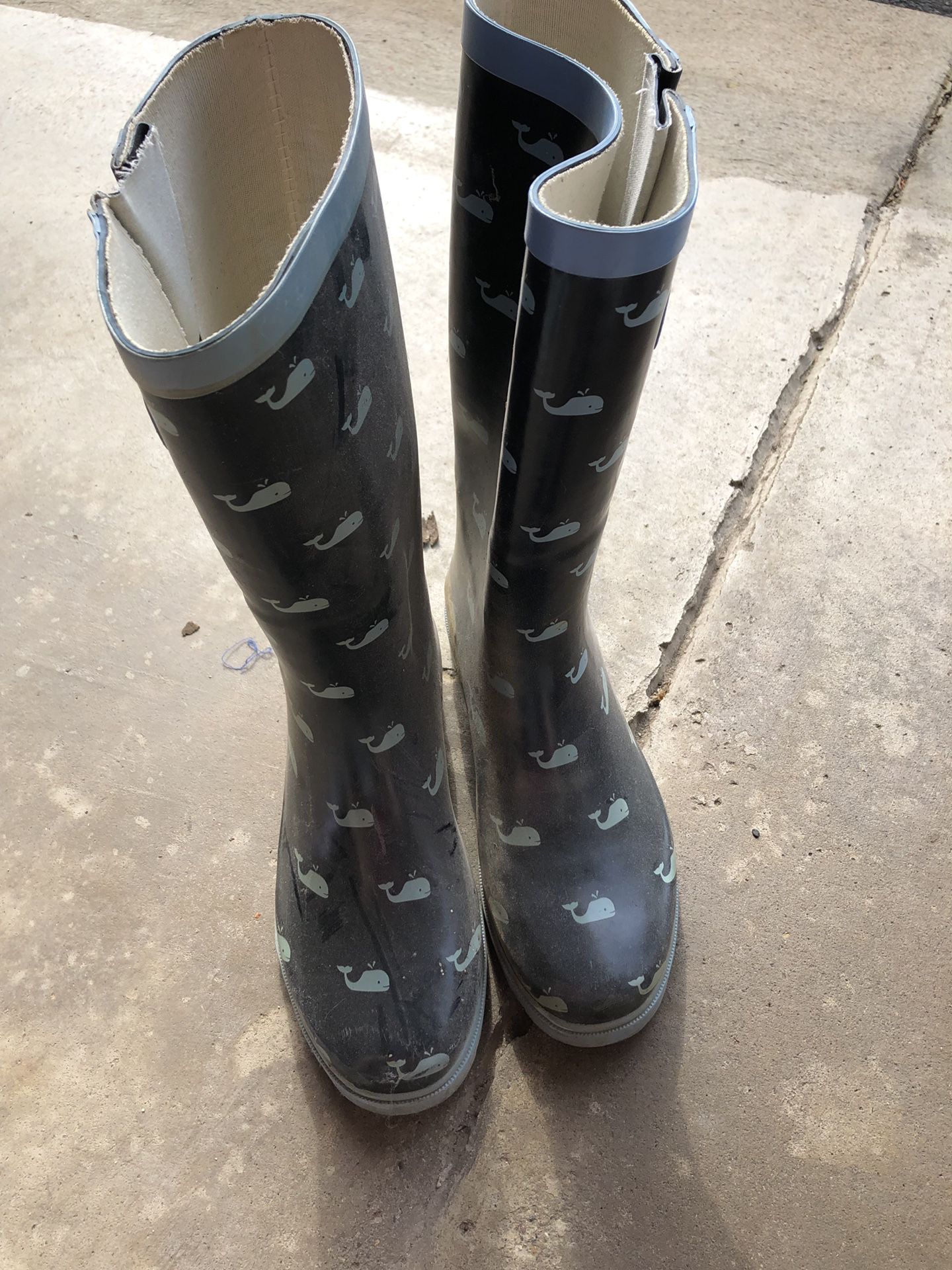 Dolphin rain boots women’s size 7.5