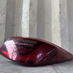 2018 2019 2020 2021 2022 2023 2024 INFINITI Q50 REAR RIGHT PASSENGER SIDE OUTER LED TAIL LIGHT OEM