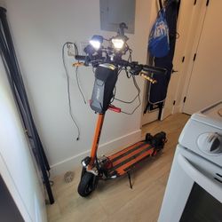 Two Electric Scooters E Move Cruiser 