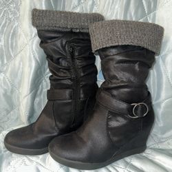 Black Roxy Boots With Heel