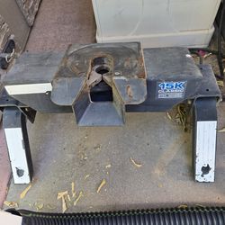 Fifth Wheel Pivoting Hitch 15K and rails