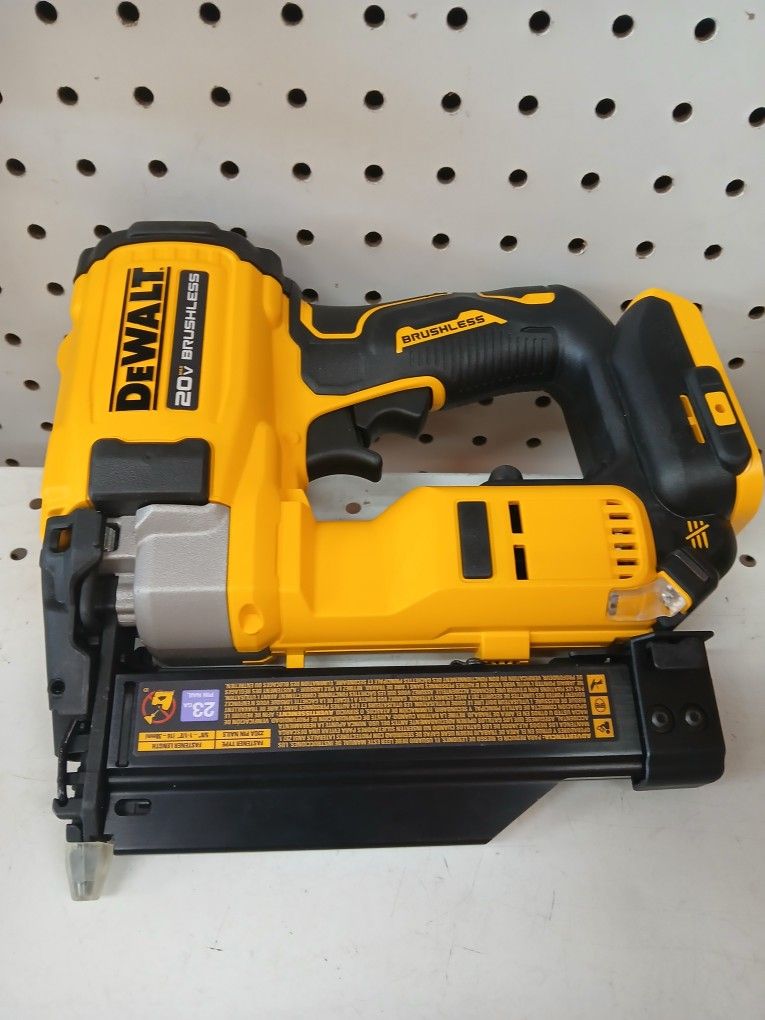 Dewalt New 23 Pin Nailer 20v Nuevo
