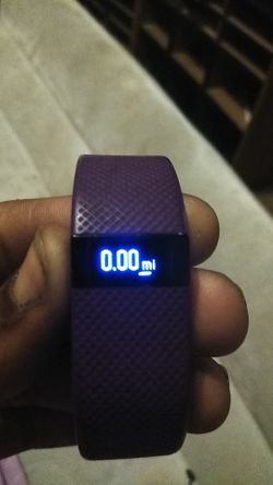 FitBit Charger HR (Plum) w/charger