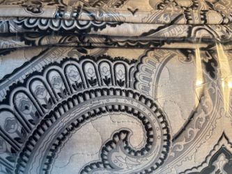 Black and Gray Paisley Quilted Queen size Bedding Set