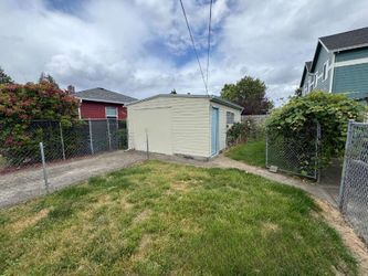 Charming Studio Apartment Available Now