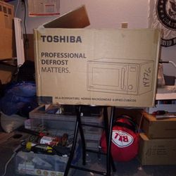 I Have One Brand New Never Been Used Still In The Box Toshiba Microwave
