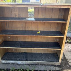 FREE Wooden Bookshelf