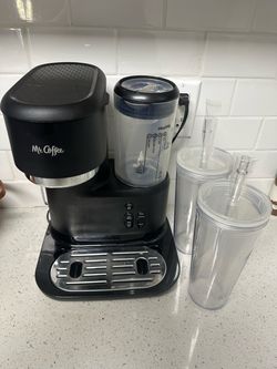 Mr Coffee single cup plus blender to make frappes ,smoothies , chops , grinds etc