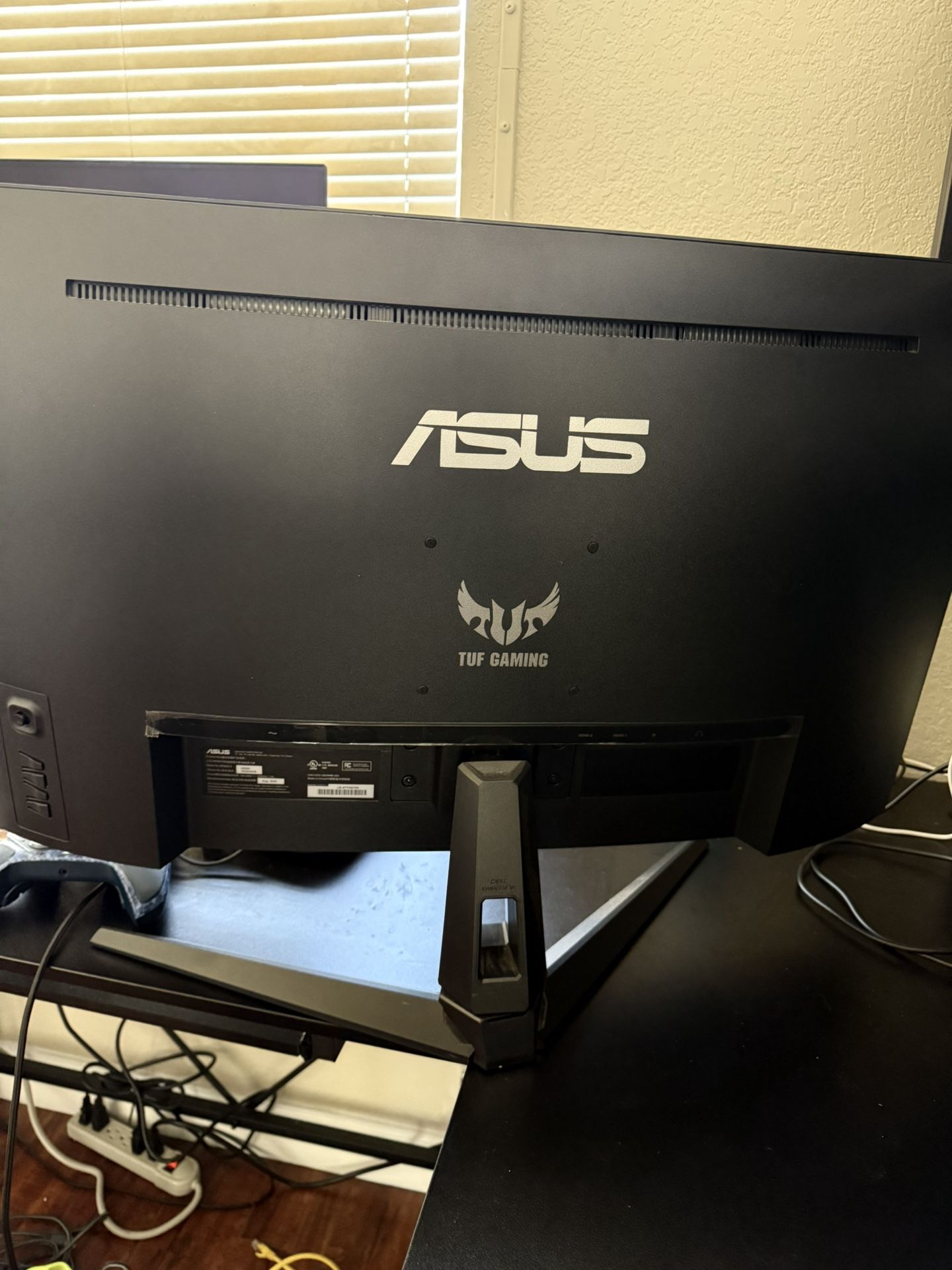 Asus 32 In Tuff Gaming Monitor