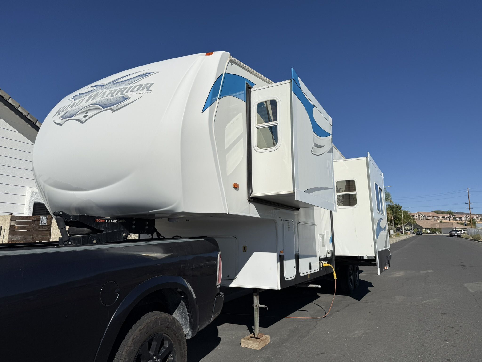 2011 Heartland Road warrior 305