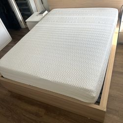 Queen Leesa Legend Hybrid Mattress, Clean!!