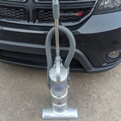 SHARK EURO PRO VACUMM CLEANER LIKE NEW MAKE OFFER