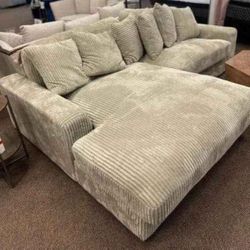 Sofá seccional de Corduroy gris/Gray corduroy sectional sofa