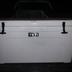 Yeti 110 Cooler 