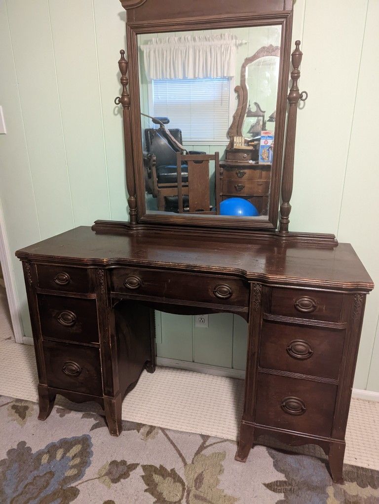 Antique Desk/Vanity /Dresser