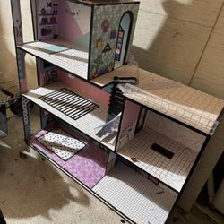 LOL Doll House
