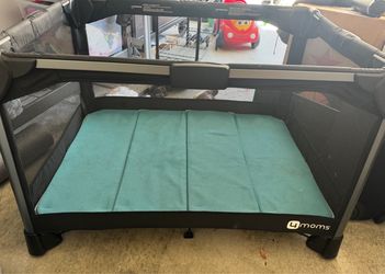 4moms Play Yard with Mat
