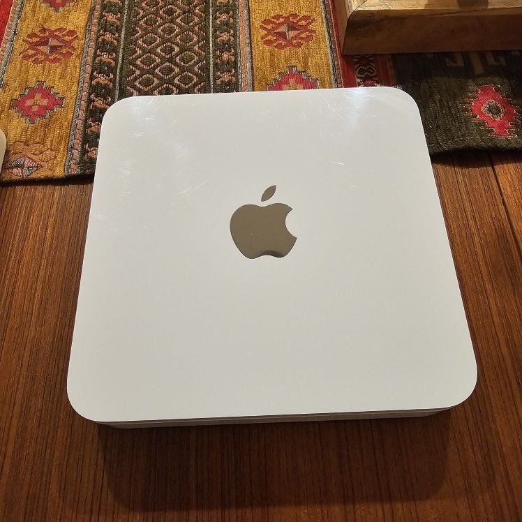 APPLE A1409 2TB Time Capsule Includes OEM White Power Cable