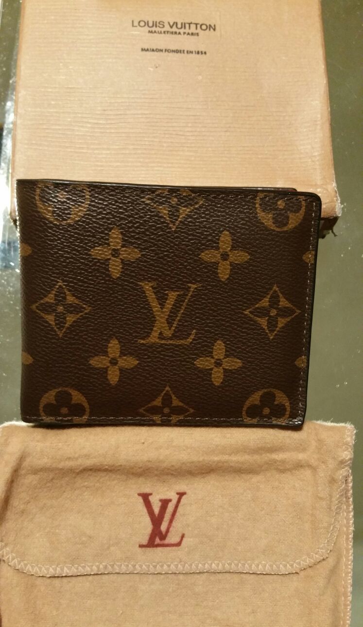 Men's Louis Vuitton Monogram wallet for Sale in Houston, TX - OfferUp