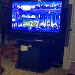 Tv LG I Think It’s A 50 Inch 