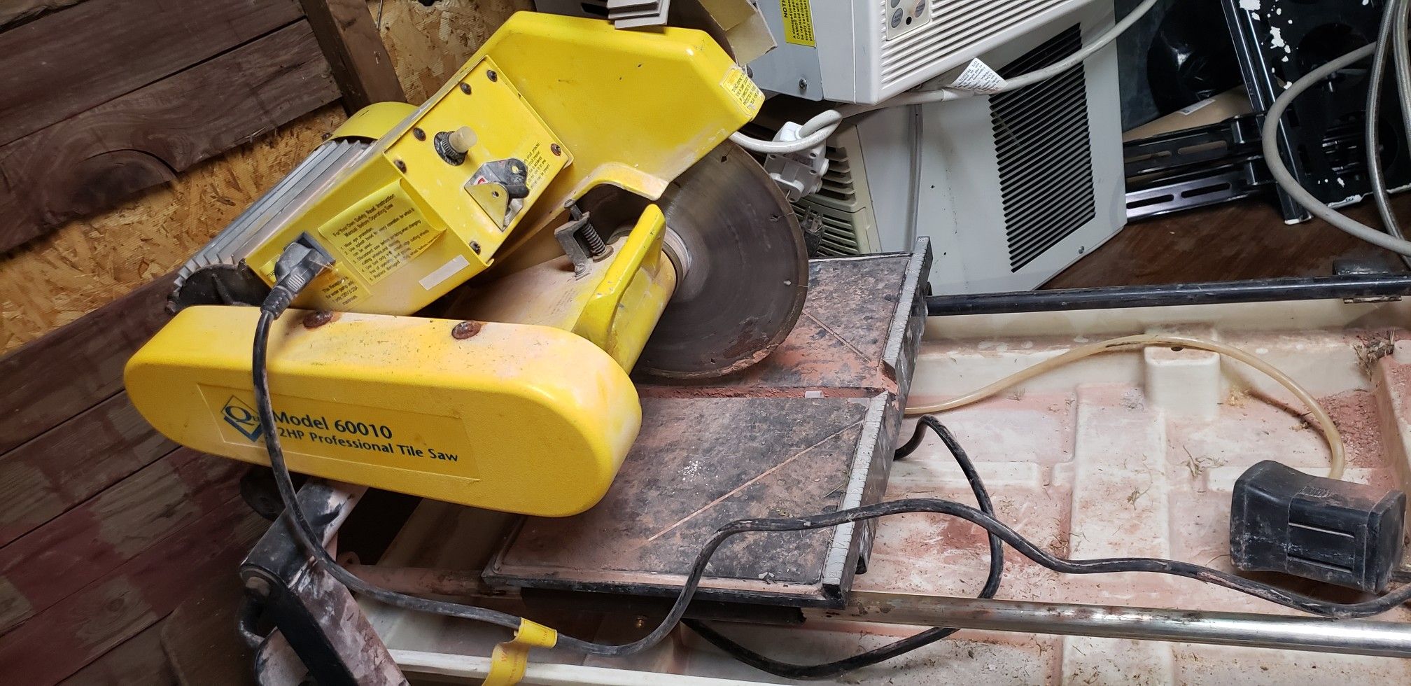 QEP Model 60010 Wet Tile Saw for Sale in Edgewood, WA OfferUp