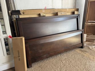 Full Bed 🛌 Queen Brand New 