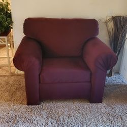 Burgundy Plush Velvet Cushioned Armchair