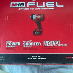 Milwaukee Impact Wrench Kit M18
