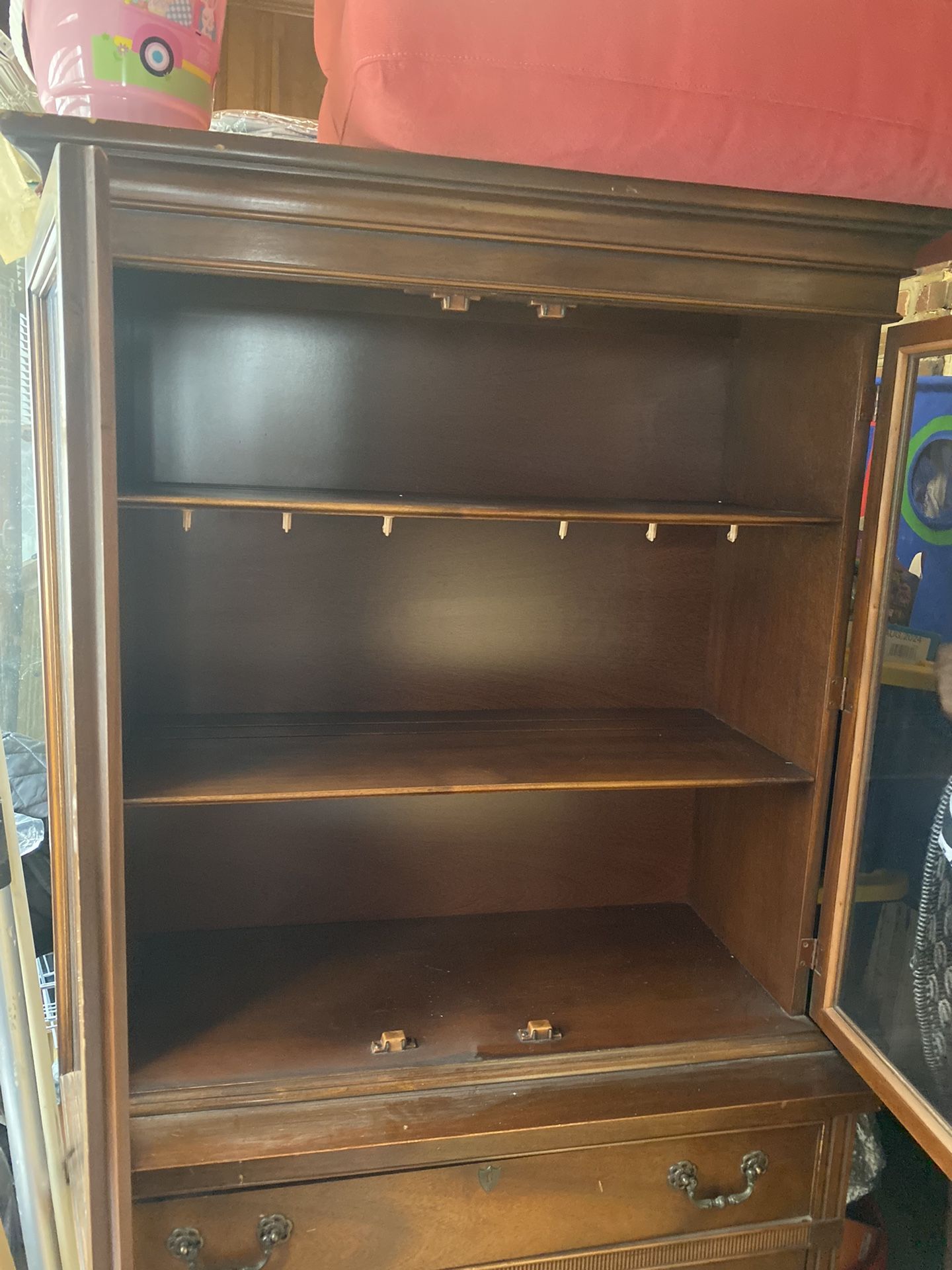 VINTAGE WOOD GLASS FRONT CHINA CABINET