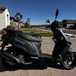 2014 Hooligan Moped/ Motorcycle 