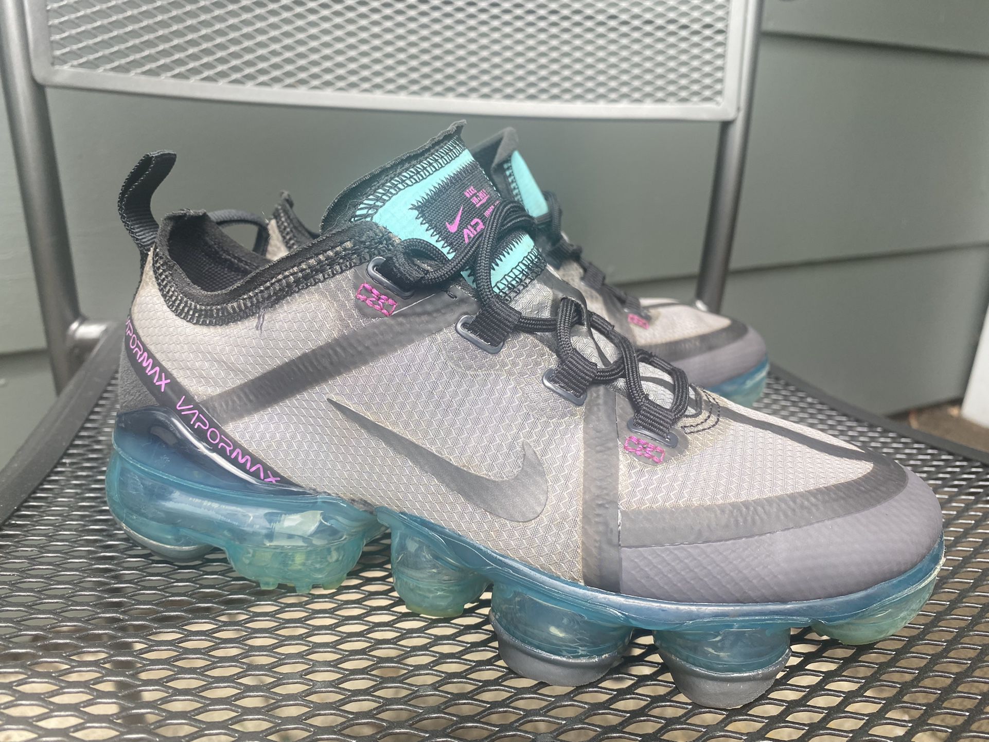 hobby Poging Maan oppervlakte Nike Vapormax 2019 Big Kids 3.5 for Sale in Portland, OR - OfferUp