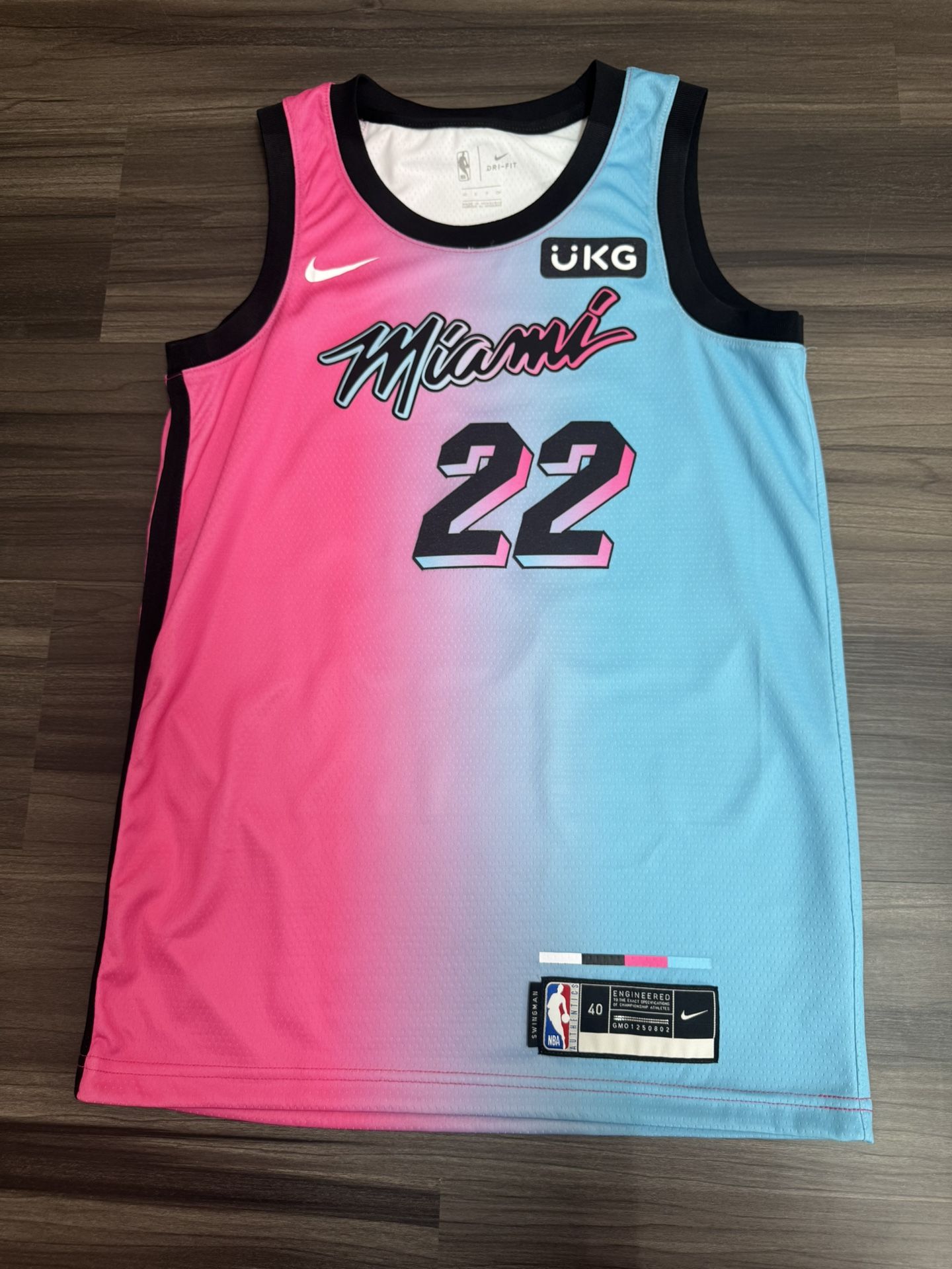 Nike Miami Heat Jimmy Butler #22 2021 Vice City Edition Swingman Jersey Small 40