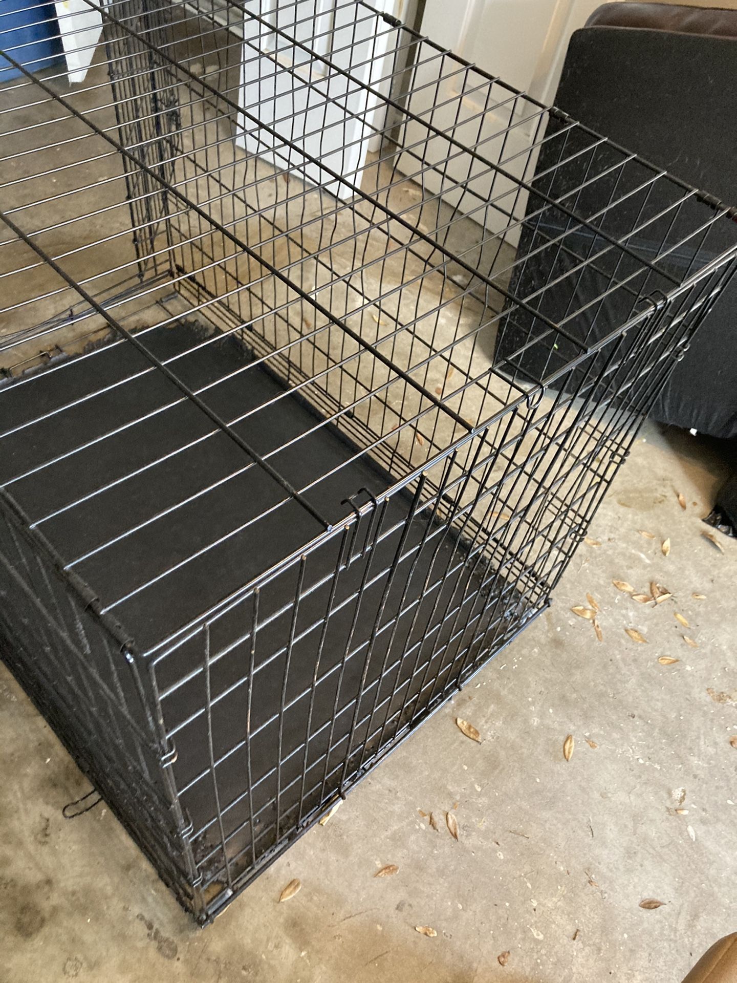 Large Dog Kennel (New $100+)